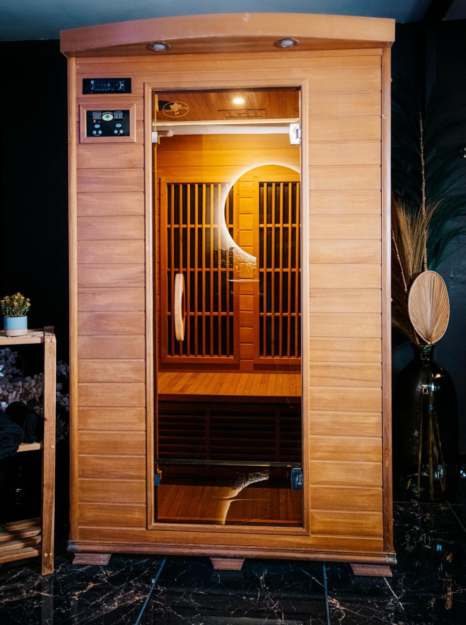 L Escale Jacuzzi Et Sauna Evreux Luaran gambar