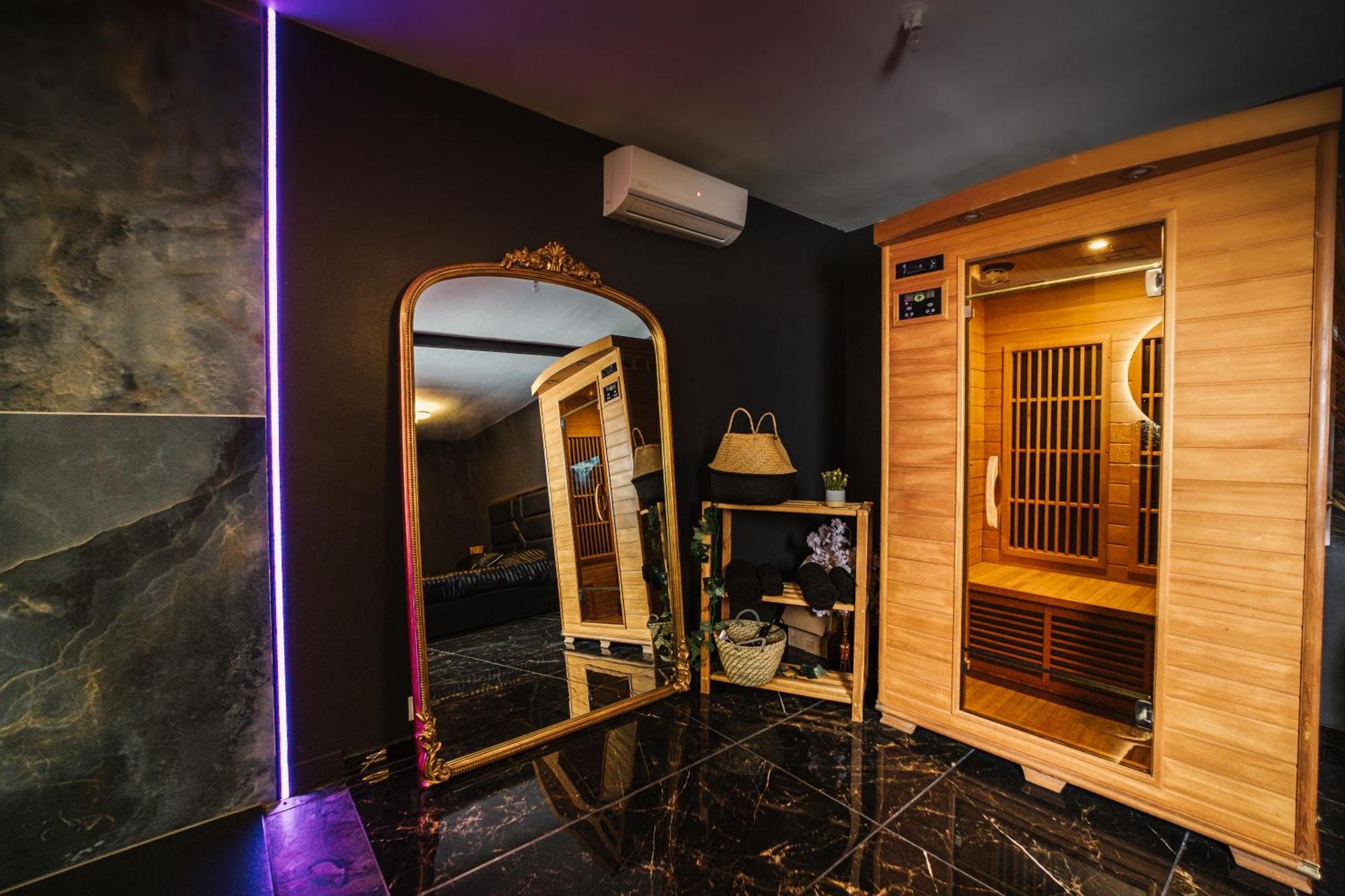 L Escale Jacuzzi Et Sauna Evreux Luaran gambar
